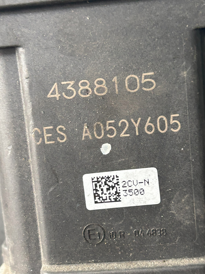 DAF XF 106 480 ADBLUE PUMP 4388105 A052Y605 - Sistema de escape para Camión: foto 2 DAF XF 106 480 ADBLUE PUMP 4388105 A052Y605 - Sistema de escape para Camión: foto 2