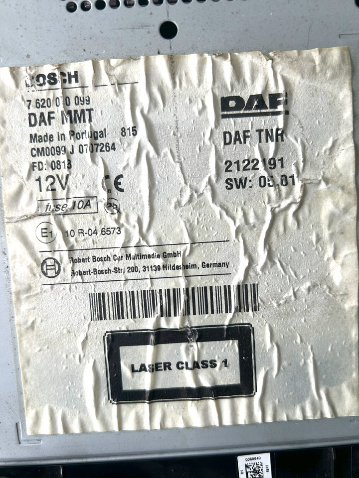 DAF XF 106 ORIGINAL RADIO + MOUNTING BOX - Pieza universal: foto 3 DAF XF 106 ORIGINAL RADIO + MOUNTING BOX - Pieza universal: foto 3
