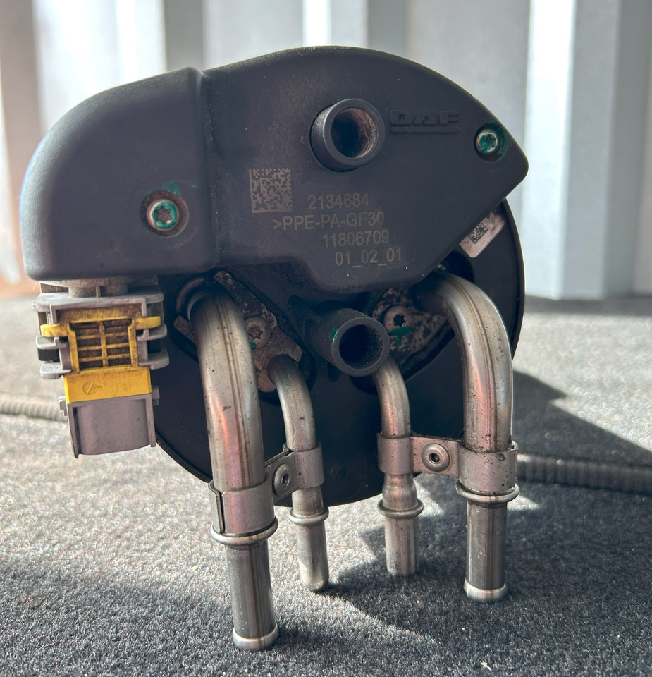 DAF XF 106 TEMPERATURE AND ADBLUE LEVEL SENSOR - Sensor: foto 2 DAF XF 106 TEMPERATURE AND ADBLUE LEVEL SENSOR - Sensor: foto 2