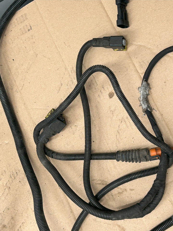 DAF XF 106 TRAILER SOCKET ELECTRICAL HARNESS - Cables/ Alambres: foto 4 DAF XF 106 TRAILER SOCKET ELECTRICAL HARNESS - Cables/ Alambres: foto 4