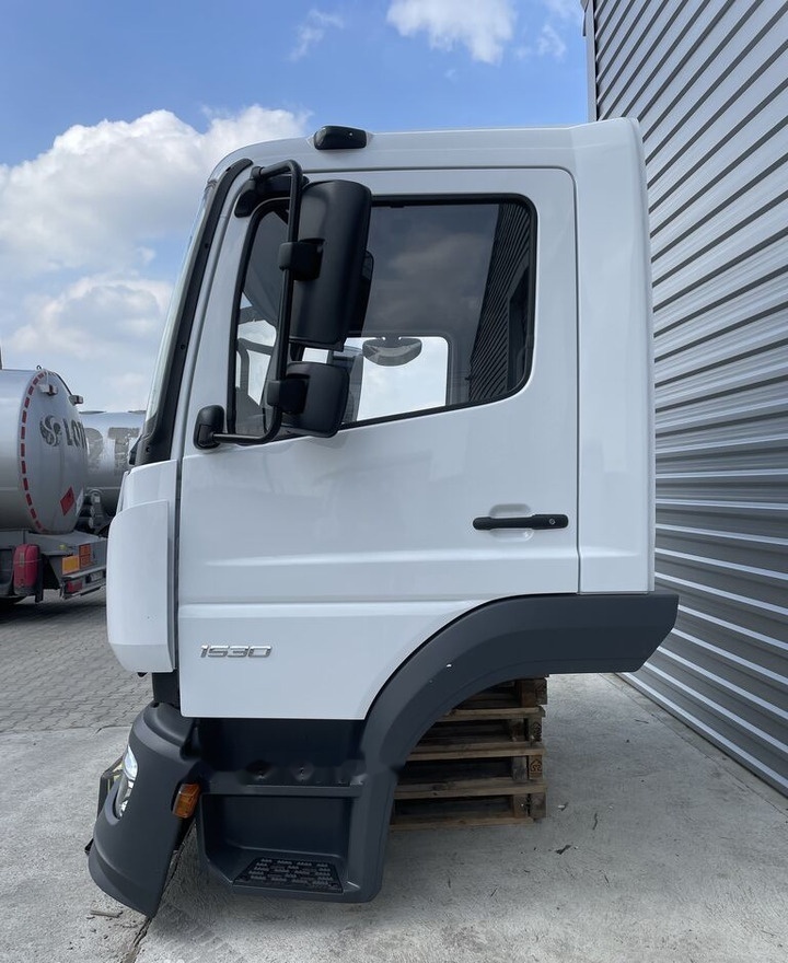 FRONT BUMPER COMPLETE EXTRA COST 800EU Mercedes-Benz ATEGO S-cab ClassicSpace, 2.30 m 2023 Mercedes-Benz ATEGO truck - Cabina para Camión: foto 5 FRONT BUMPER COMPLETE EXTRA COST 800EU Mercedes-Benz ATEGO S-cab ClassicSpace, 2.30 m 2023 Mercedes-Benz ATEGO truck - Cabina para Camión: foto 5