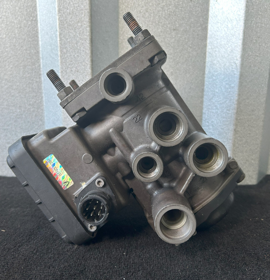 KNORR-BREMSE TRAILER EBS CONTROL VALVE / EUROPE / VOLVO - Válvula de freno: foto 1 KNORR-BREMSE TRAILER EBS CONTROL VALVE / EUROPE / VOLVO - Válvula de freno: foto 1