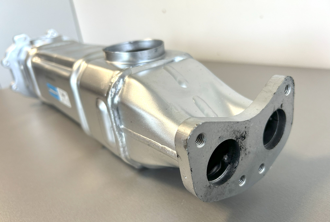 MAN TGX EGR COOLER AND EXHAUST GAS RECIRCULATION REMANUFACTURED - Sistema de escape para Camión: foto 3 MAN TGX EGR COOLER AND EXHAUST GAS RECIRCULATION REMANUFACTURED - Sistema de escape para Camión: foto 3