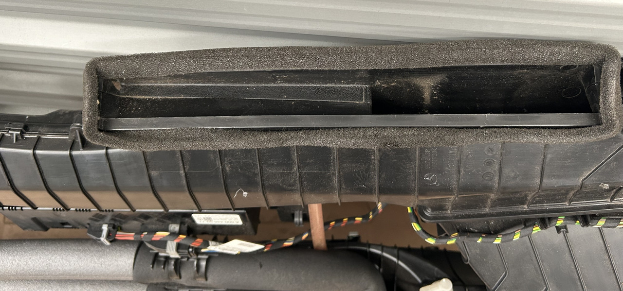 MERCEDES ACTROS MP4 PARKING AIR CONDITIONING - Pieza de aire acondicionado: foto 5 MERCEDES ACTROS MP4 PARKING AIR CONDITIONING - Pieza de aire acondicionado: foto 5