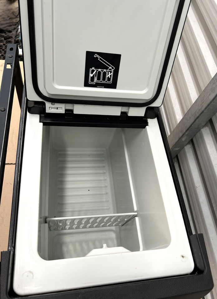 MERCEDES ACTROS MP4 REFRIGERATOR - Pieza universal: foto 3 MERCEDES ACTROS MP4 REFRIGERATOR - Pieza universal: foto 3