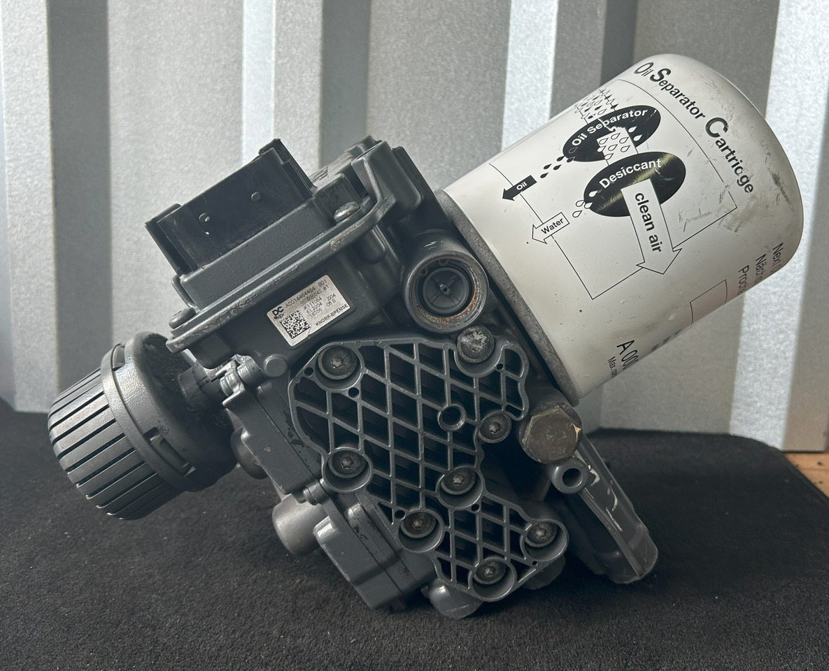 MERCEDES-BENZ ACTROS MP4 EAPU AIR DRYER EL 2204 - Piezas de freno para Camión: foto 2 MERCEDES-BENZ ACTROS MP4 EAPU AIR DRYER EL 2204 - Piezas de freno para Camión: foto 2