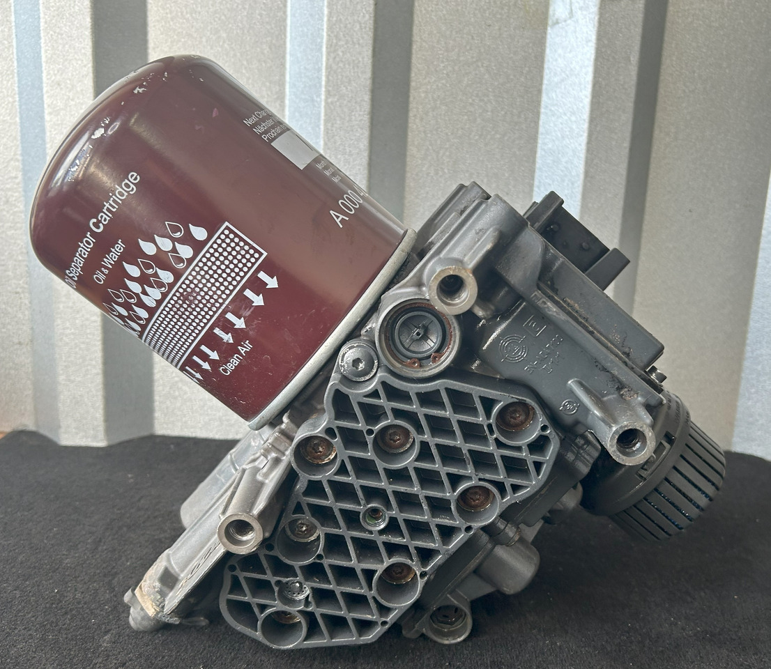 MERCEDES-BENZ ACTROS MP4 EAPU AIR DRYER - Piezas de freno para Camión: foto 2 MERCEDES-BENZ ACTROS MP4 EAPU AIR DRYER - Piezas de freno para Camión: foto 2