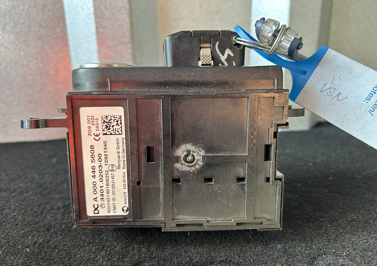 MERCEDES-BENZ ACTROS MP4 START/STOP IGNITION SWITCH - Salpicadero para Camión: foto 3 MERCEDES-BENZ ACTROS MP4 START/STOP IGNITION SWITCH - Salpicadero para Camión: foto 3