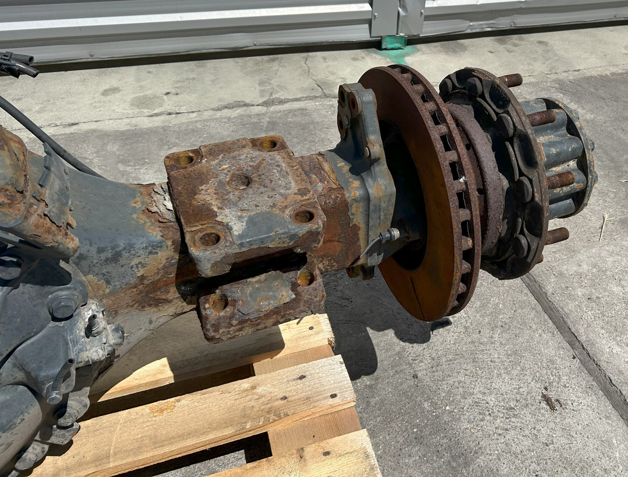 MERCEDES-BENZ REAR AXLE + HUBS ACTROS MP4 R440-13 2,846 - Eje posterior para Camión: foto 4 MERCEDES-BENZ REAR AXLE + HUBS ACTROS MP4 R440-13 2,846 - Eje posterior para Camión: foto 4