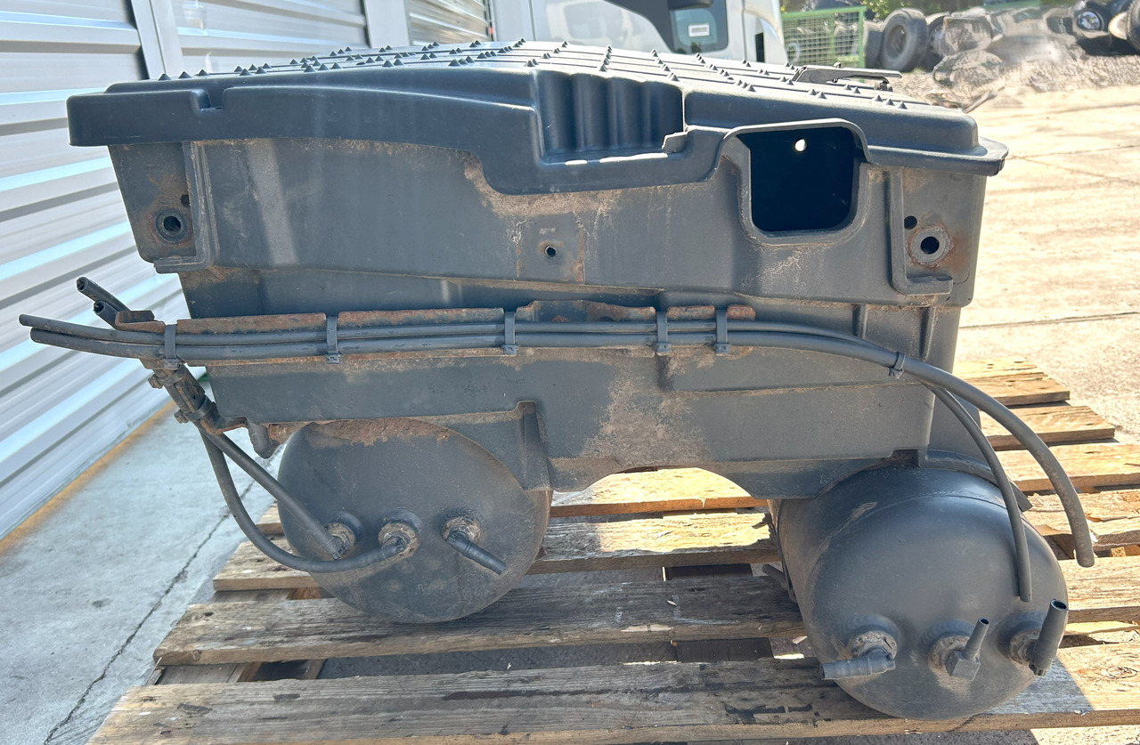 Mercedes AROCS MP4 BATTERY BOX WITH CYLINDERS - Acumulador para Camión: foto 1 Mercedes AROCS MP4 BATTERY BOX WITH CYLINDERS - Acumulador para Camión: foto 1