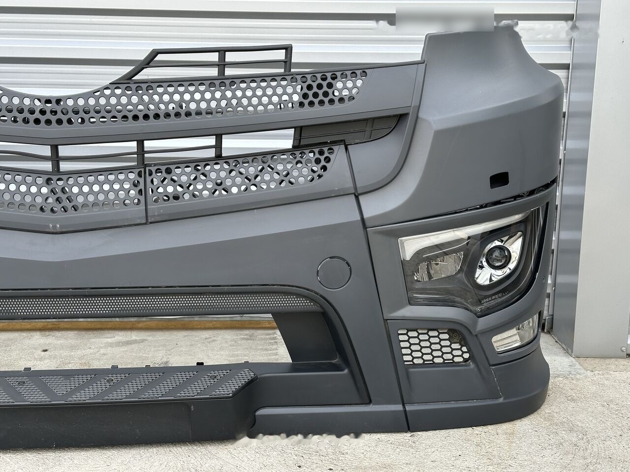 Mercedes-Benz ACTROS MP4 MP5 A9618203159 A9618203059   Mercedes-Benz A 9608801690 A9618203159 A9618203059 - Parachoques para Camión: foto 4 Mercedes-Benz ACTROS MP4 MP5 A9618203159 A9618203059   Mercedes-Benz A 9608801690 A9618203159 A9618203059 - Parachoques para Camión: foto 4