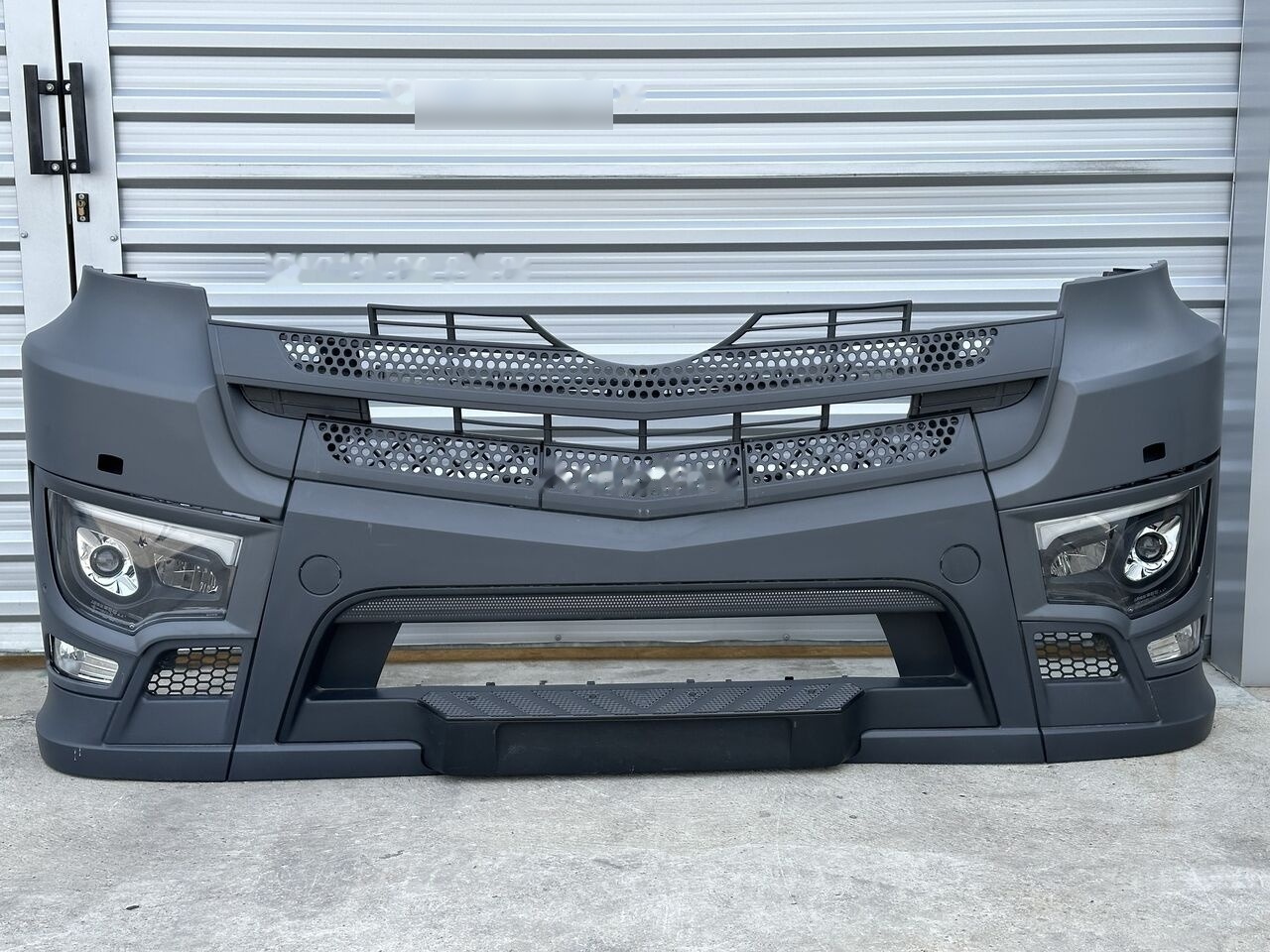 Mercedes-Benz ACTROS MP4 MP5 A9618203159 A9618203059   Mercedes-Benz A 9608801690 A9618203159 A9618203059 - Parachoques para Camión: foto 1 Mercedes-Benz ACTROS MP4 MP5 A9618203159 A9618203059   Mercedes-Benz A 9608801690 A9618203159 A9618203059 - Parachoques para Camión: foto 1