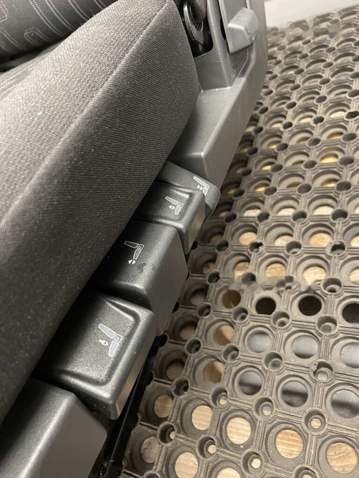 Mercedes-Benz ATEGO DRIVER'S Mercedes-Benz ATEGO - Asiento para Camión: foto 3 Mercedes-Benz ATEGO DRIVER'S Mercedes-Benz ATEGO - Asiento para Camión: foto 3