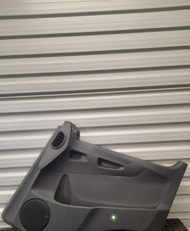 TAPICERKA PANEL DRZWI R Mercedes-Benz ATEGO A9407201870 - Puerta y piezas para Camión: foto 1 TAPICERKA PANEL DRZWI R Mercedes-Benz ATEGO A9407201870 - Puerta y piezas para Camión: foto 1