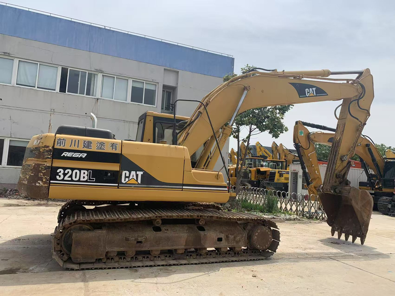 CATERPILLAR 320BL Used Excavator with Original Color - Excavadora de cadenas: foto 4 CATERPILLAR 320BL Used Excavator with Original Color - Excavadora de cadenas: foto 4