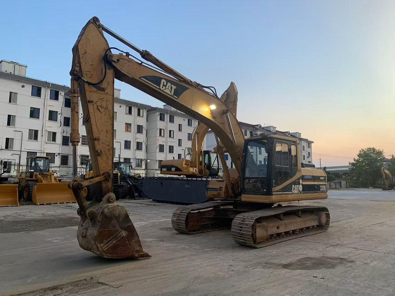 CATERPILLAR Tracked Excavator 20 ton Excavator CAT 320B, 320BL - Excavadora de cadenas: foto 2 CATERPILLAR Tracked Excavator 20 ton Excavator CAT 320B, 320BL - Excavadora de cadenas: foto 2