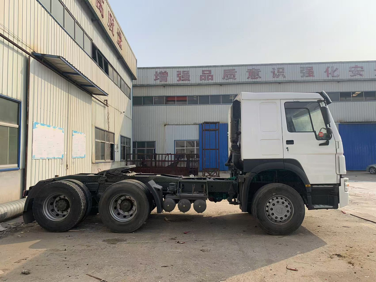 Howo 375HP Truck Head Howo Tractor Truck 10 Wheels - Cabeza tractora: foto 2 Howo 375HP Truck Head Howo Tractor Truck 10 Wheels - Cabeza tractora: foto 2