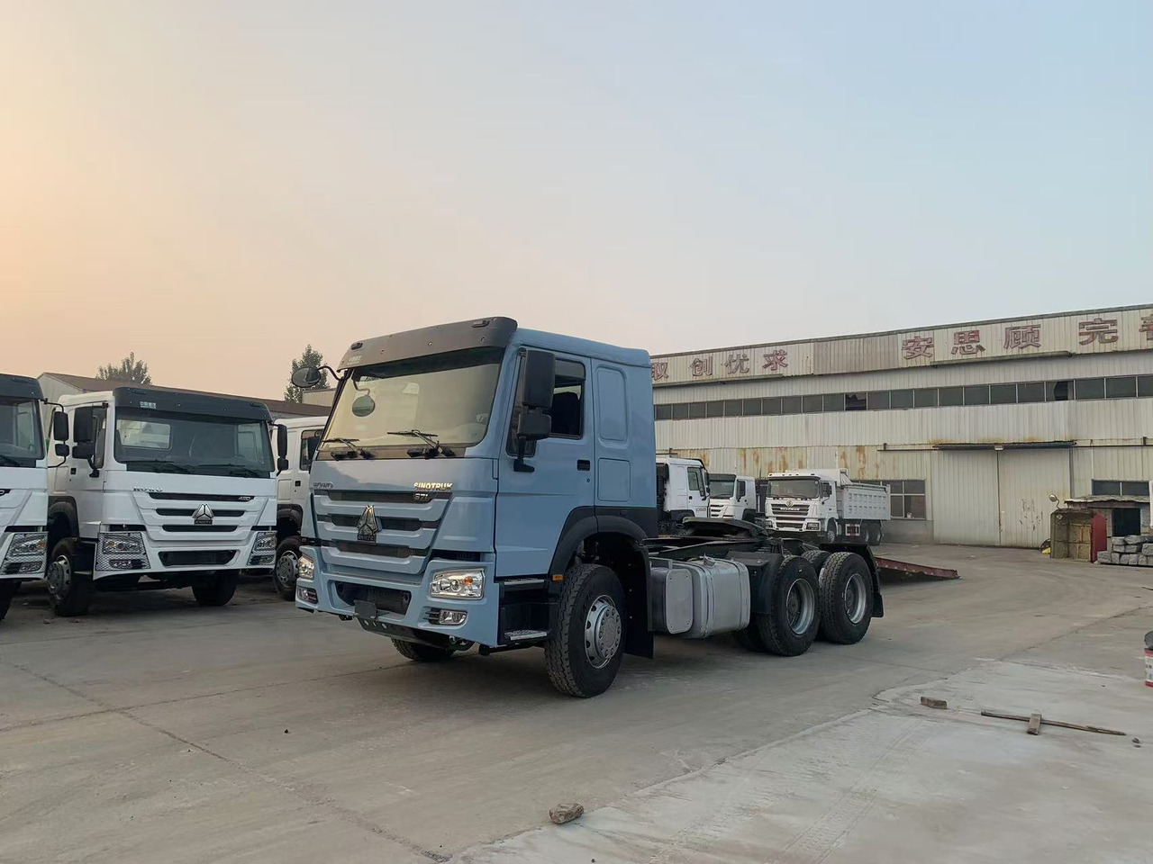 Howo Truck Head Slightly Used 6x4 Howo Tractor Truck 371HP - Cabeza tractora: foto 3 Howo Truck Head Slightly Used 6x4 Howo Tractor Truck 371HP - Cabeza tractora: foto 3