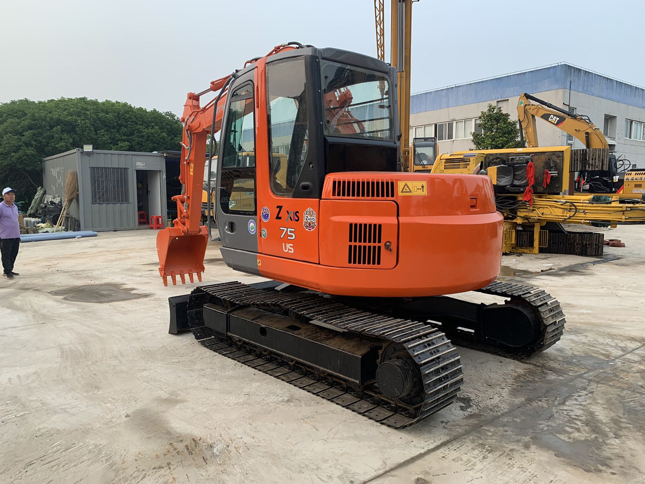 Hitachi Tracked Excavator ZX75 with Blade Dozer - Excavadora de cadenas: foto 2 Hitachi Tracked Excavator ZX75 with Blade Dozer - Excavadora de cadenas: foto 2