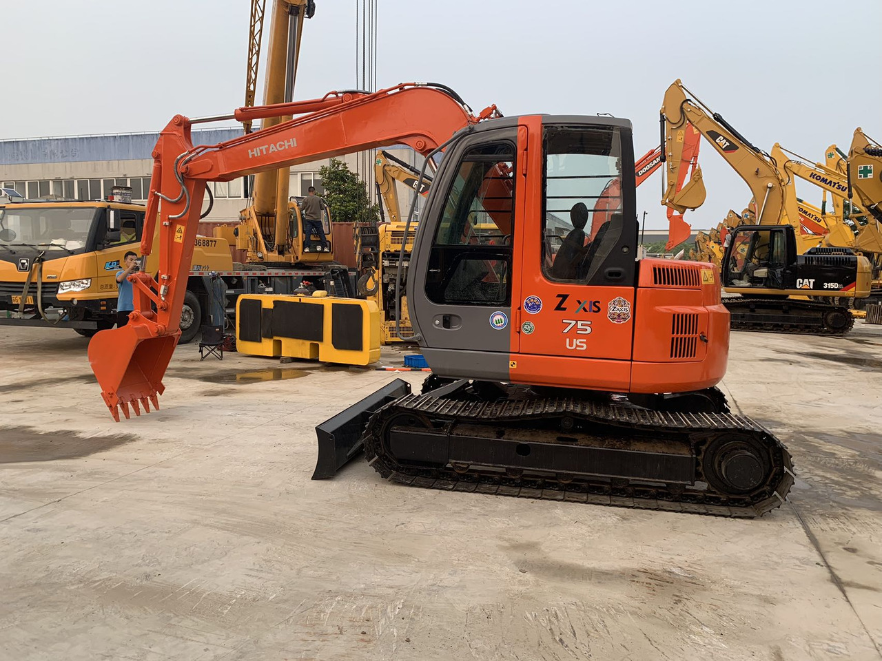 Hitachi Tracked Excavator ZX75 with Blade Dozer - Excavadora de cadenas: foto 3 Hitachi Tracked Excavator ZX75 with Blade Dozer - Excavadora de cadenas: foto 3