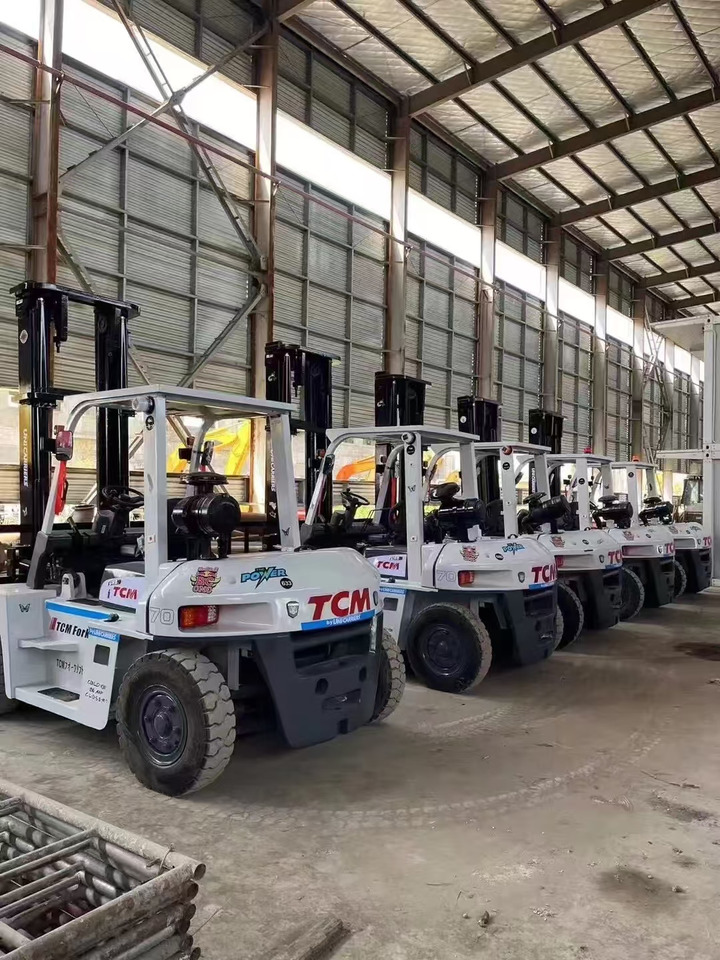 TCM 10 ton Diesel Forklift FD100 with Fork Positioner - Carretilla elevadora diésel: foto 1 TCM 10 ton Diesel Forklift FD100 with Fork Positioner - Carretilla elevadora diésel: foto 1