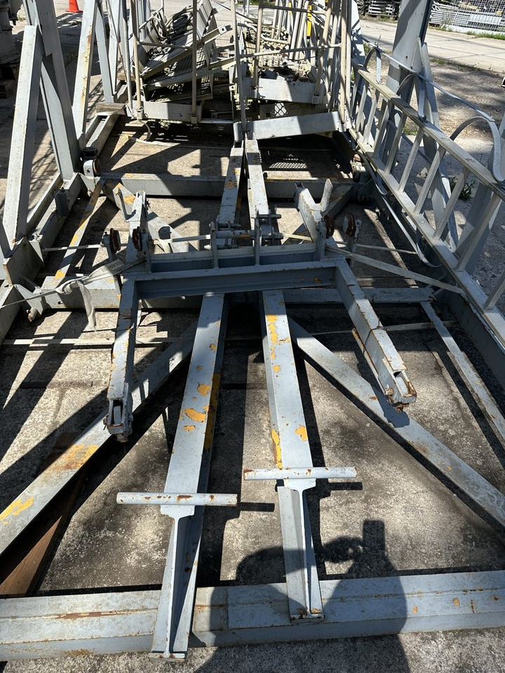 POTAIN T60A telescopic cage - Grúa torre: foto 3 POTAIN T60A telescopic cage - Grúa torre: foto 3