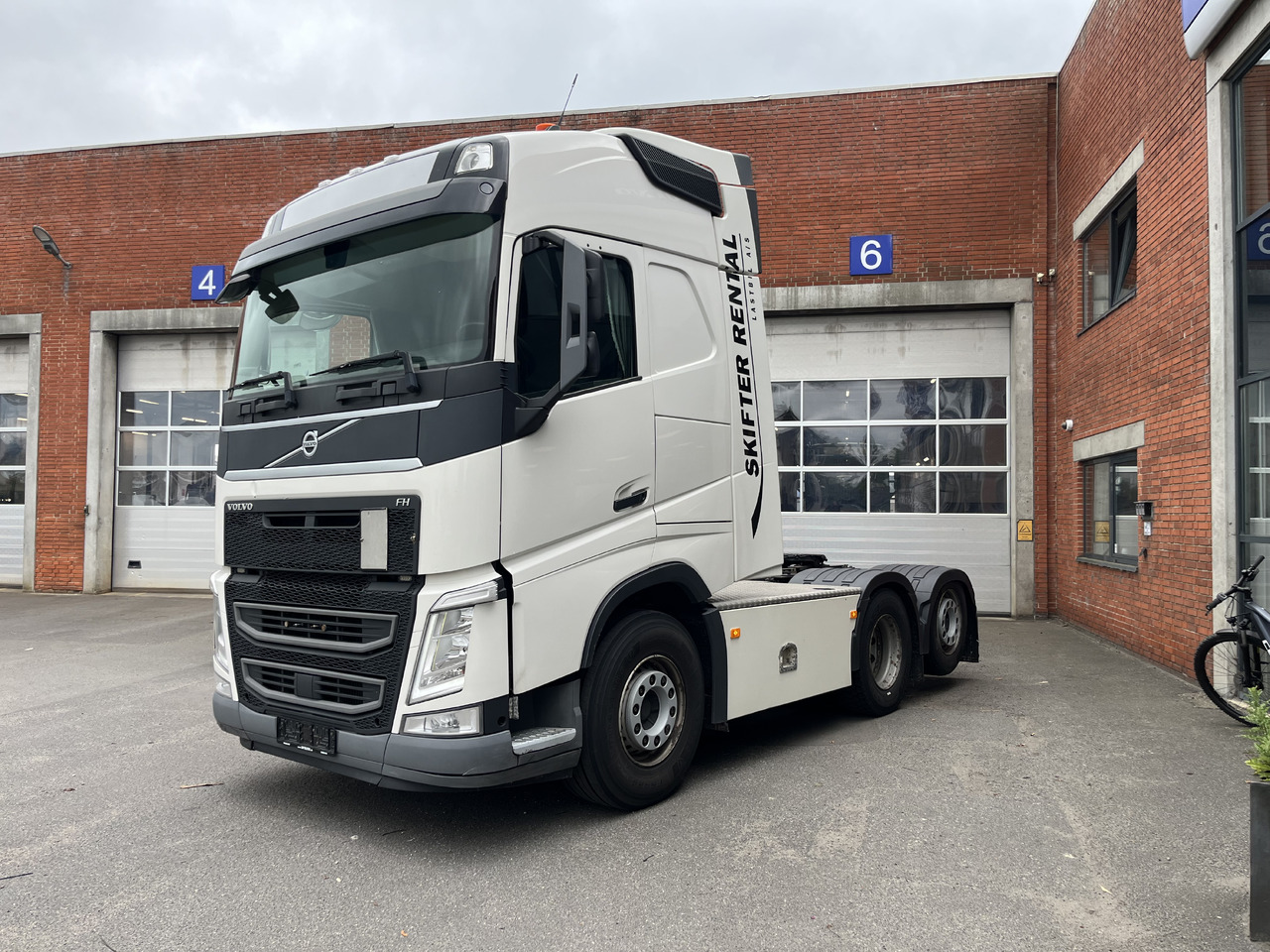 Volvo FH 500TC 6x2 - Cabeza tractora: foto 2 Volvo FH 500TC 6x2 - Cabeza tractora: foto 2