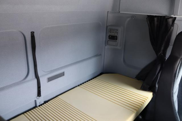 Camión caja cerrada Mercedes-Benz Atego 1224 L: foto 10