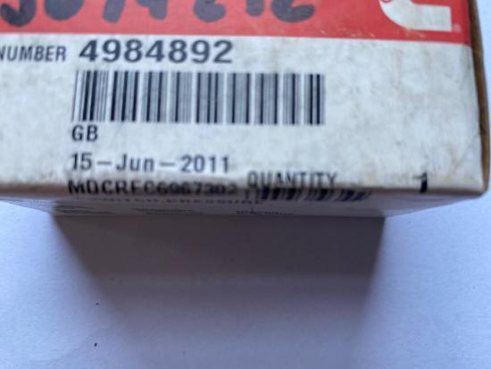 Cummins Oil pressure switch 4984892 4065465 O&K 3691272 - Motor y piezas para Maquinaria de construcción: foto 1 Cummins Oil pressure switch 4984892 4065465 O&K 3691272 - Motor y piezas para Maquinaria de construcción: foto 1
