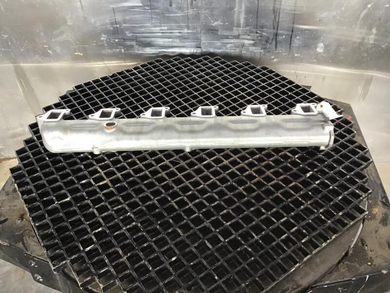 Liebherr Air Intake Left - Motor y piezas: foto 2 Liebherr Air Intake Left - Motor y piezas: foto 2