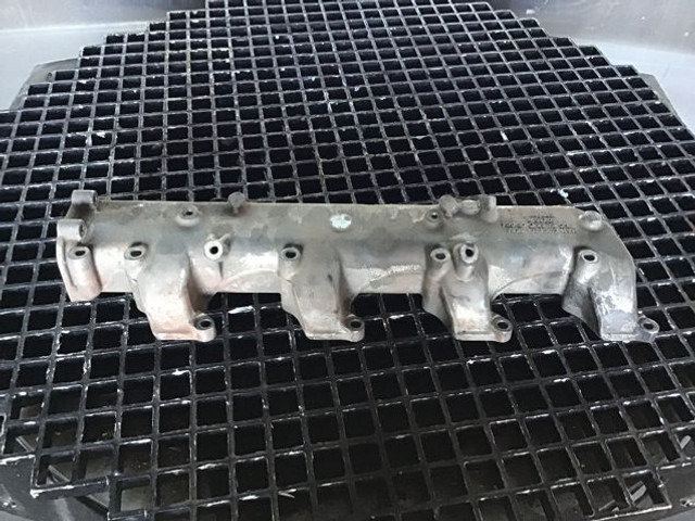 Liebherr Air Intakepipe - Tubo de admisión de aire: foto 1 Liebherr Air Intakepipe - Tubo de admisión de aire: foto 1