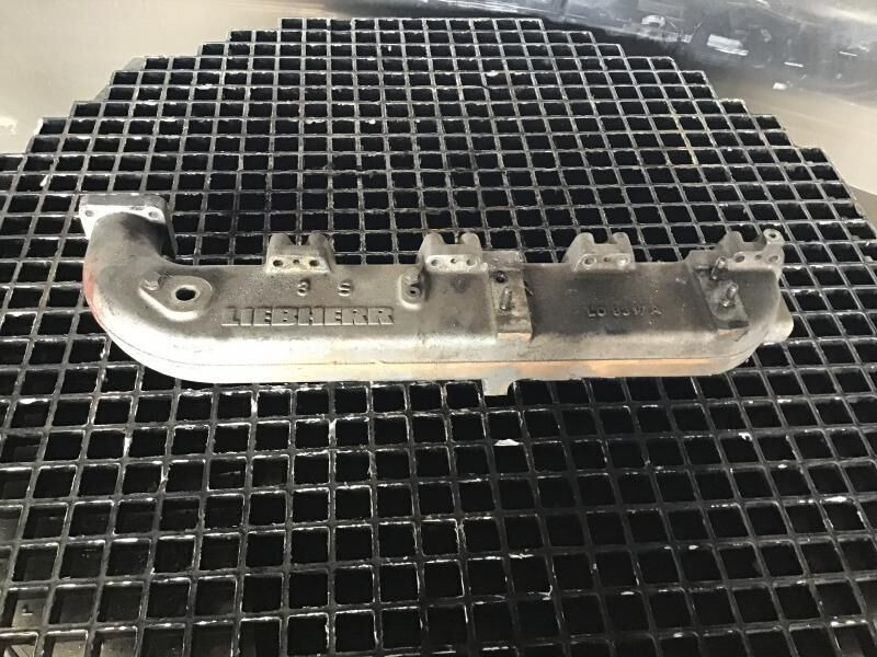 Liebherr Air Suction Pipe - Motor y piezas: foto 1 Liebherr Air Suction Pipe - Motor y piezas: foto 1