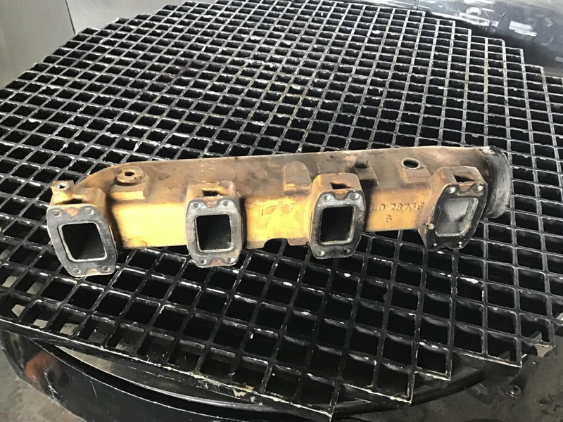 Liebherr Air Suction Pipe - Motor y piezas: foto 2 Liebherr Air Suction Pipe - Motor y piezas: foto 2