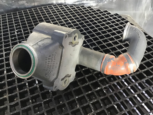 Liebherr Charge Air Cooler - Tubo de admisión de aire: foto 3 Liebherr Charge Air Cooler - Tubo de admisión de aire: foto 3