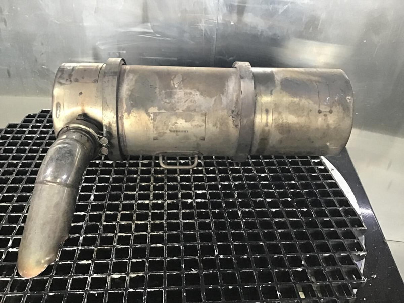 Liebherr DPVPO108 - Silenciador: foto 1 Liebherr DPVPO108 - Silenciador: foto 1