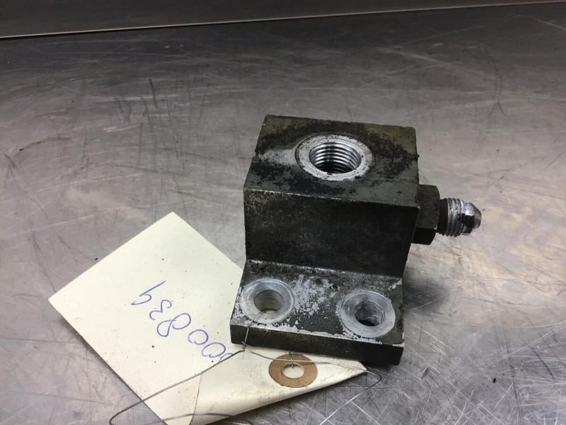 Liebherr Distributor Block - Motor y piezas: foto 3 Liebherr Distributor Block - Motor y piezas: foto 3