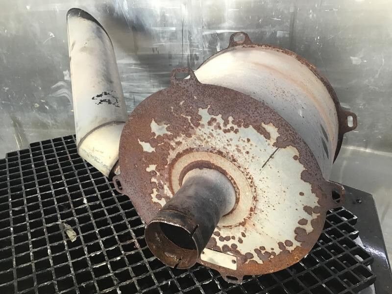 Liebherr Exhauist Silencer - Tubo de escape: foto 2 Liebherr Exhauist Silencer - Tubo de escape: foto 2