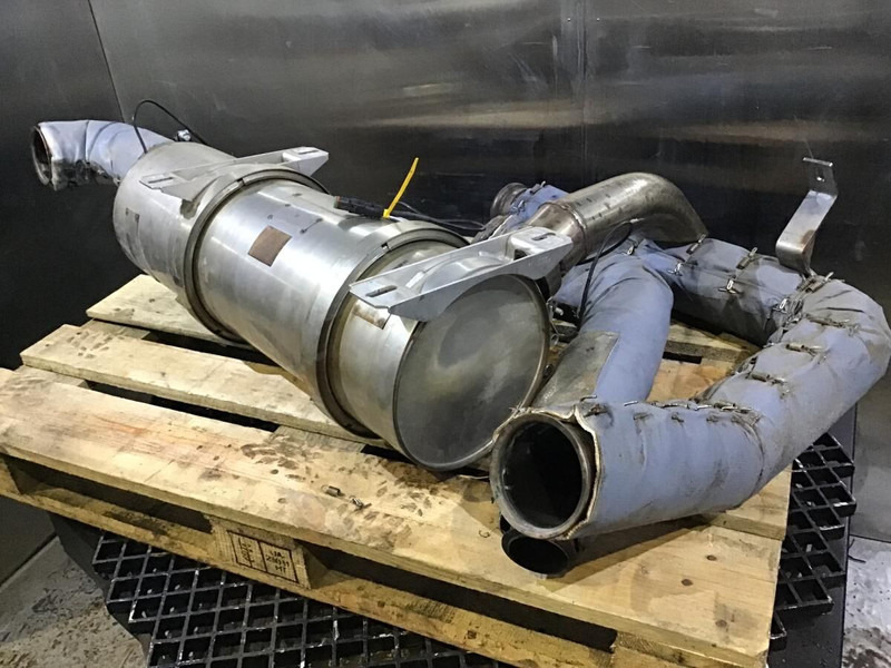 Liebherr Exhaust - Silenciador: foto 3 Liebherr Exhaust - Silenciador: foto 3