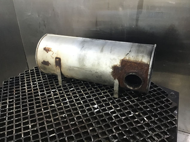 Liebherr Exhaust Silencer - Silenciador: foto 1 Liebherr Exhaust Silencer - Silenciador: foto 1