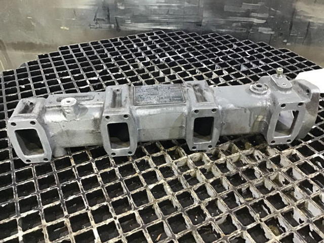 Liebherr Intakepipe - Tubo de admisión de aire: foto 1 Liebherr Intakepipe - Tubo de admisión de aire: foto 1