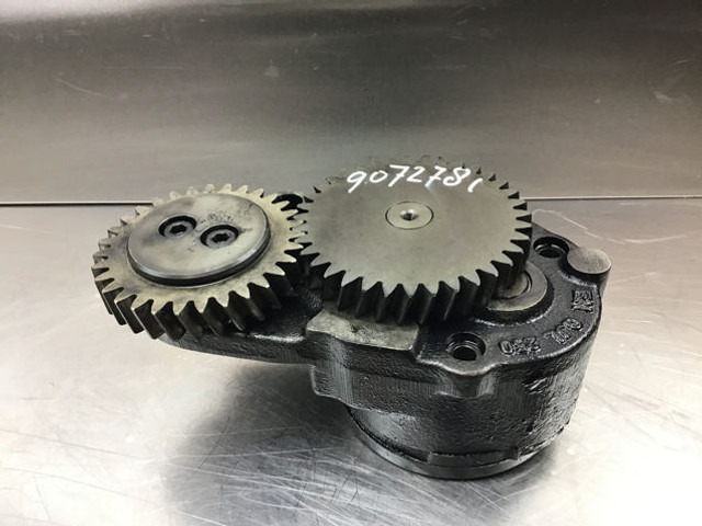 Liebherr Oil Pump - Bomba de aceite: foto 1 Liebherr Oil Pump - Bomba de aceite: foto 1