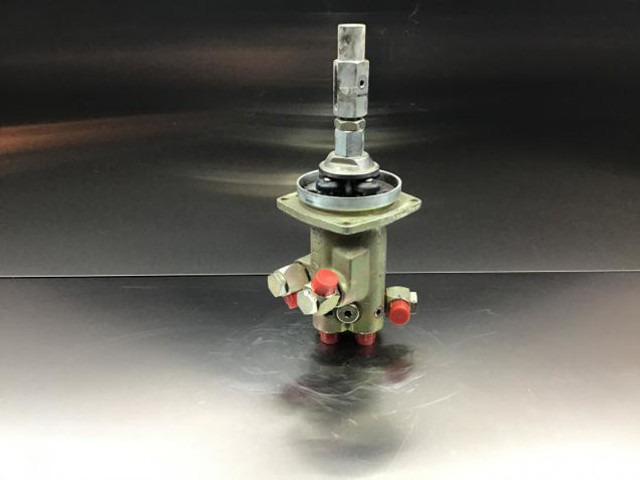 Liebherr Pilot Control Unit - Palanca de cambio: foto 2 Liebherr Pilot Control Unit - Palanca de cambio: foto 2