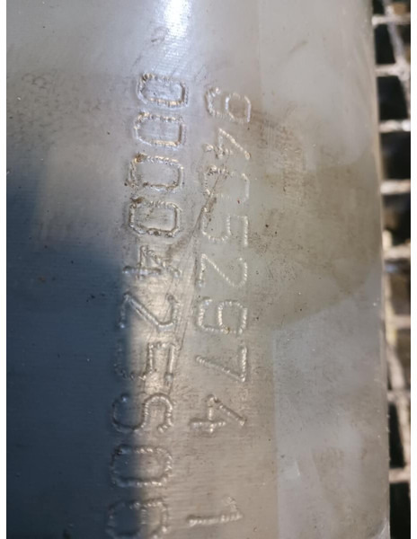 Liebherr R922 LC / R922 NLC / R922 SLC / R922 XLC - Cilindro hidráulico: foto 2 Liebherr R922 LC / R922 NLC / R922 SLC / R922 XLC - Cilindro hidráulico: foto 2