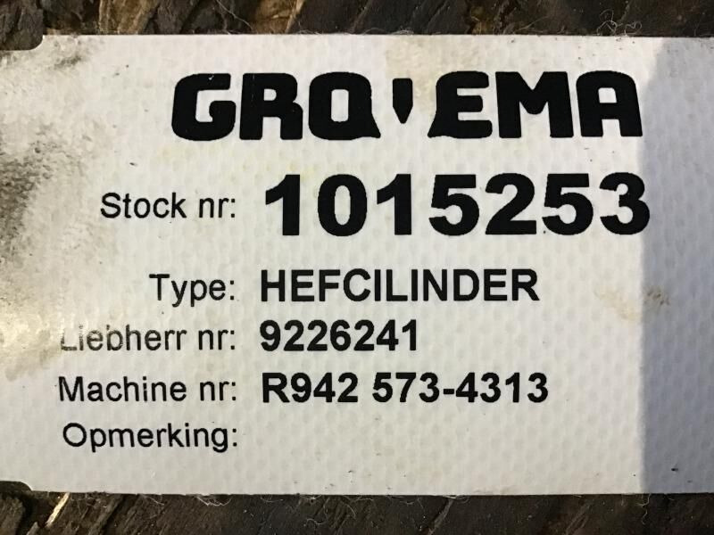 Liebherr R922 Li / R944 / R942 LI / R944B - Cilindro hidráulico: foto 2 Liebherr R922 Li / R944 / R942 LI / R944B - Cilindro hidráulico: foto 2