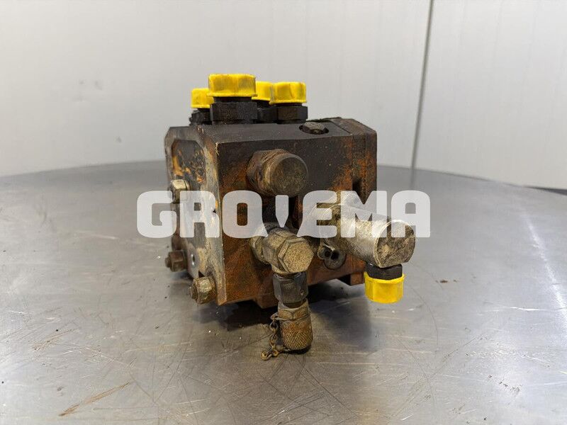 Liebherr R922 / R926 K-LC / R946 LC / R946 LC-V / R946 NLC / R922 Li / R922 LC / R922 ENGINE LIEBHERR / R926 LC / R920 / R920 LC / R920 N - Hidráulica: foto 3 Liebherr R922 / R926 K-LC / R946 LC / R946 LC-V / R946 NLC / R922 Li / R922 LC / R922 ENGINE LIEBHERR / R926 LC / R920 / R920 LC / R920 N - Hidráulica: foto 3