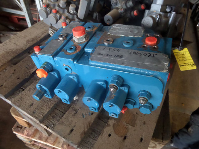 Liebherr Valveblock - Bloque de cilindros: foto 1 Liebherr Valveblock - Bloque de cilindros: foto 1