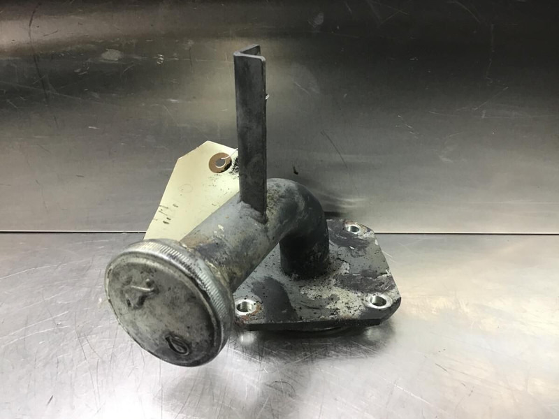 Liebherr oil filler neck - Motor y piezas: foto 2 Liebherr oil filler neck - Motor y piezas: foto 2