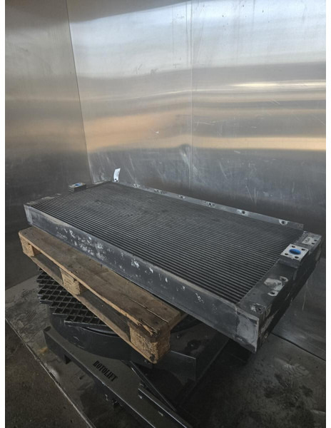 Liebherr oilcooler - Enfriador de aceite: foto 1 Liebherr oilcooler - Enfriador de aceite: foto 1