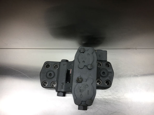 Rexroth Shuttle Valve Block - Motor y piezas: foto 1 Rexroth Shuttle Valve Block - Motor y piezas: foto 1