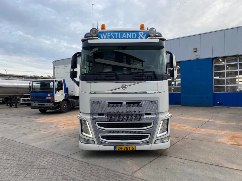 Volvo FH 13.460 Globetrotter / Mega / Retarder / 2x Tank / Full Air - Cabeza tractora: foto 2 Volvo FH 13.460 Globetrotter / Mega / Retarder / 2x Tank / Full Air - Cabeza tractora: foto 2